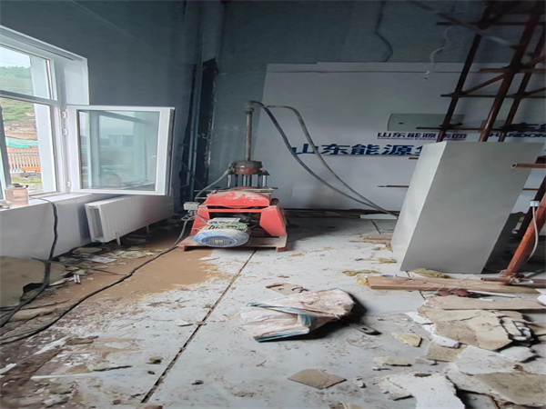 大涌镇地基基础下沉墙体裂缝加固注浆顶升施工